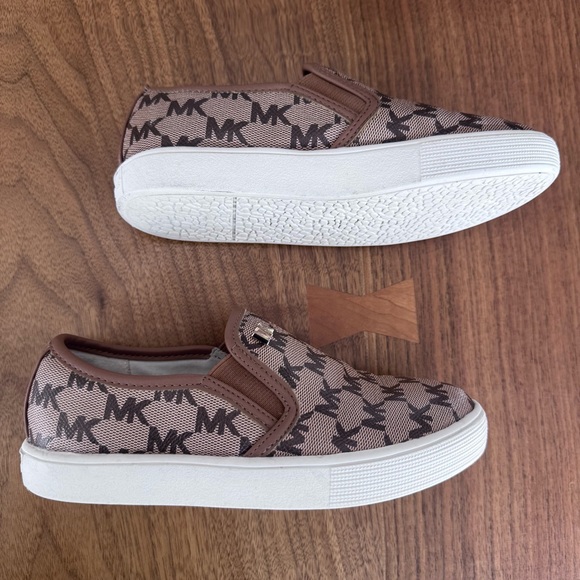 Michael Kors Kids Slip-On Girl’s Sneakers. Size 13 - Picture 7 of 11